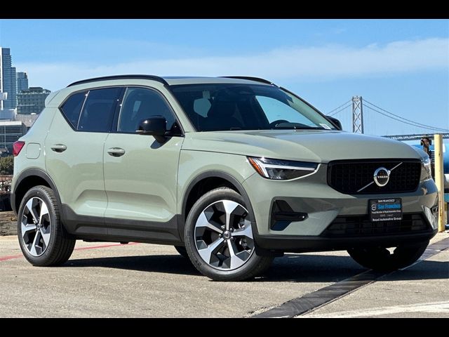 2024 Volvo XC40 