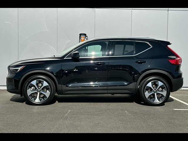 2024 Volvo XC40 Core Bright Theme