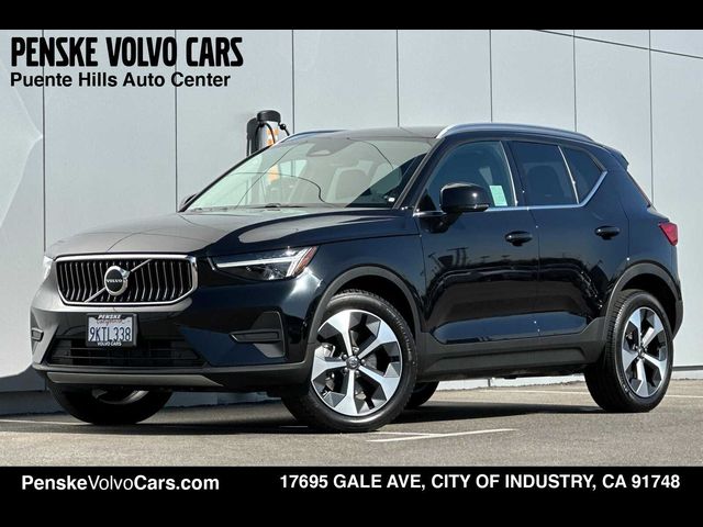 2024 Volvo XC40 Core Bright Theme