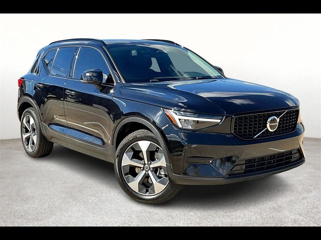 2024 Volvo XC40 