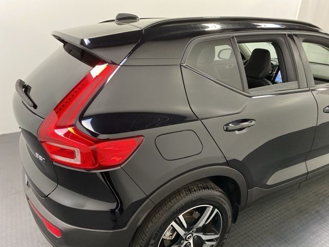 2024 Volvo XC40 