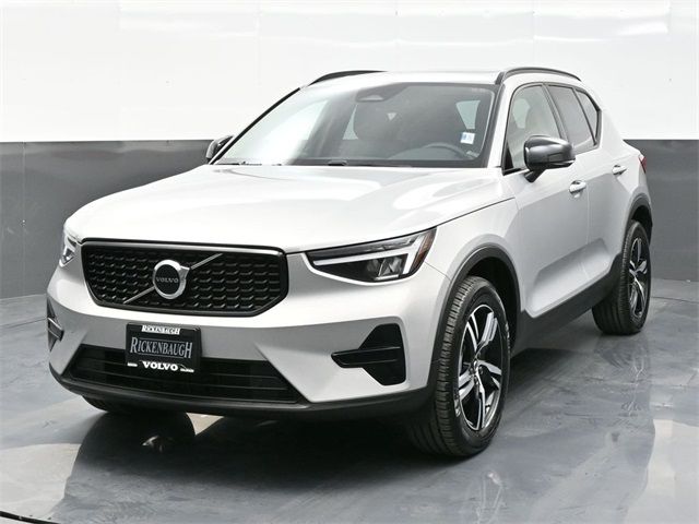 2024 Volvo XC40 