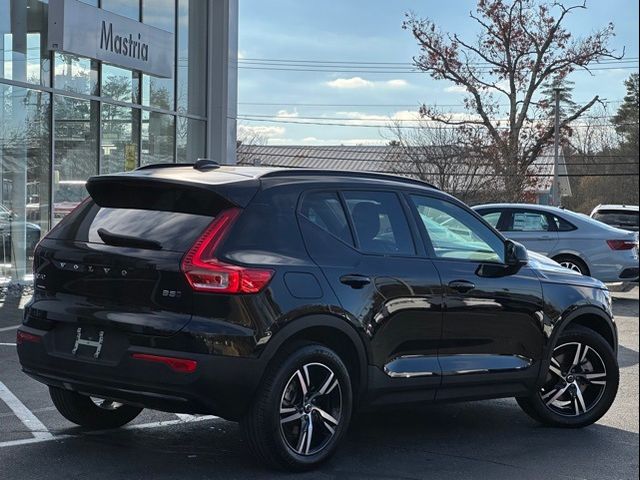 2024 Volvo XC40 