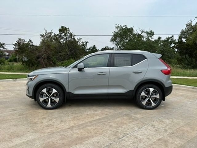 2024 Volvo XC40 Core Bright Theme