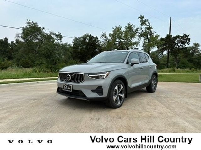 2024 Volvo XC40 Core Bright Theme