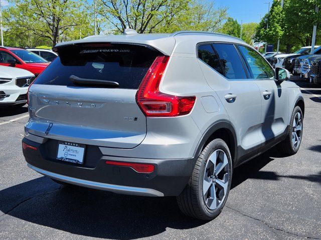 2024 Volvo XC40 Core Bright Theme