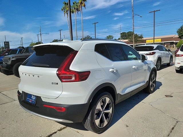 2024 Volvo XC40 Core Bright Theme