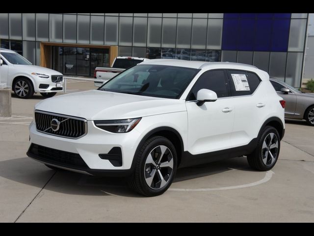 2024 Volvo XC40 Core Bright Theme