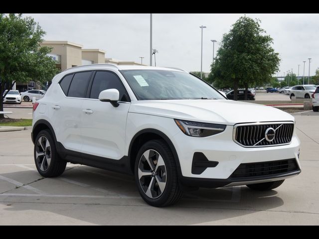 2024 Volvo XC40 Core Bright Theme