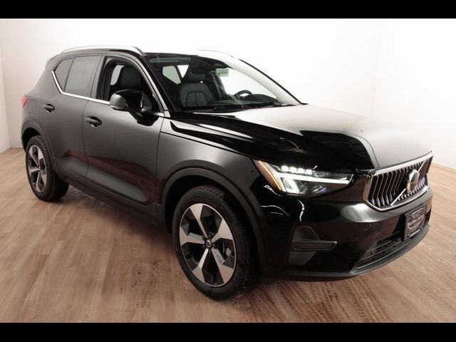 2024 Volvo XC40 Core Bright Theme