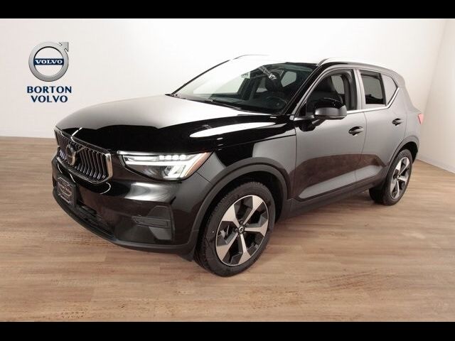 2024 Volvo XC40 Core Bright Theme