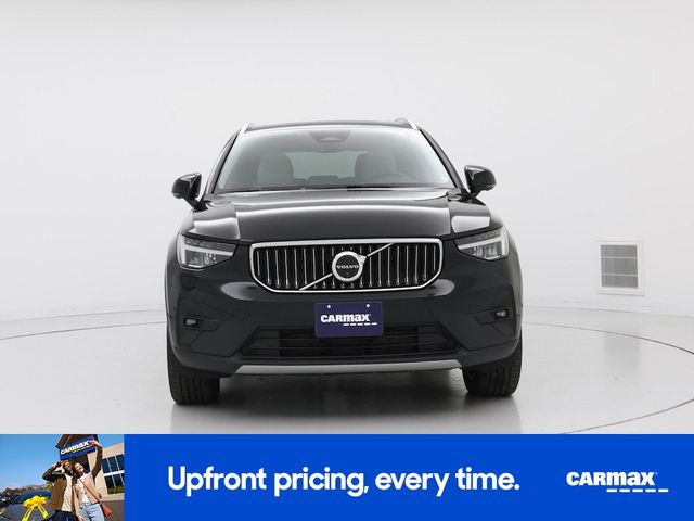 2024 Volvo XC40 Plus Bright Theme