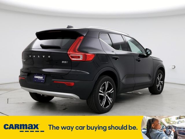 2024 Volvo XC40 Core Bright Theme