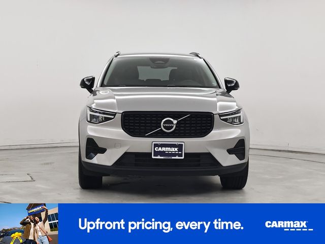 2024 Volvo XC40 Core Bright Theme