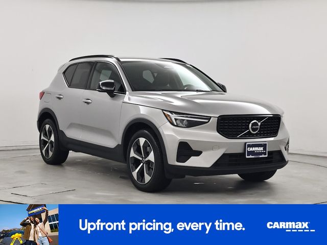 2024 Volvo XC40 Core Bright Theme