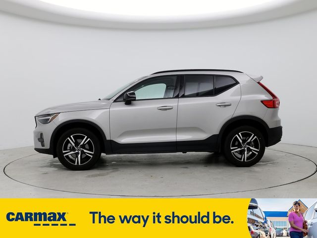 2024 Volvo XC40 Core Bright Theme