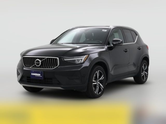 2024 Volvo XC40 Core Bright Theme