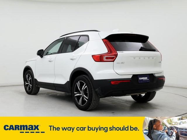 2024 Volvo XC40 Core Bright Theme