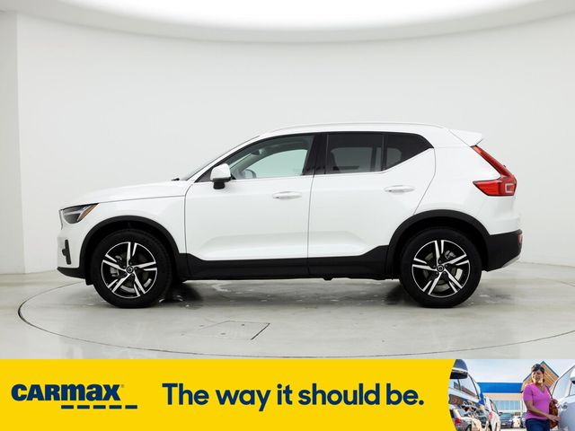 2024 Volvo XC40 Core Bright Theme