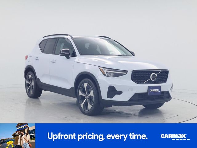 2024 Volvo XC40 Core Bright Theme