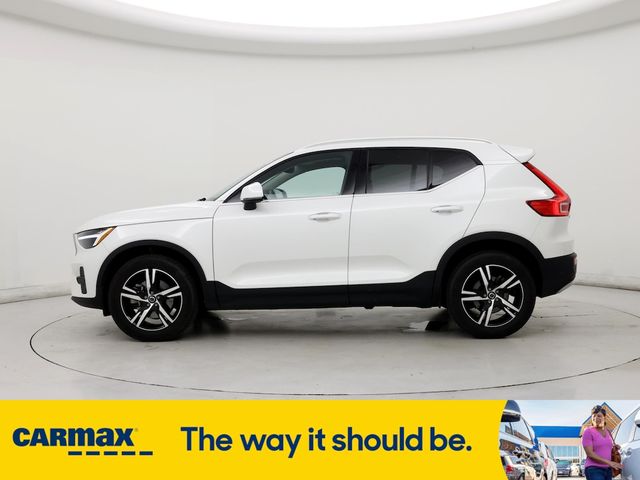 2024 Volvo XC40 Core Bright Theme