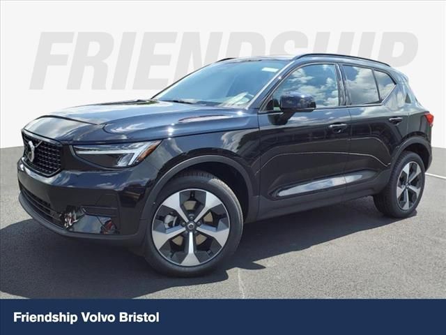 2024 Volvo XC40 Core Bright Theme