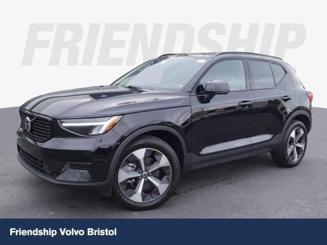 2024 Volvo XC40 Core Bright Theme