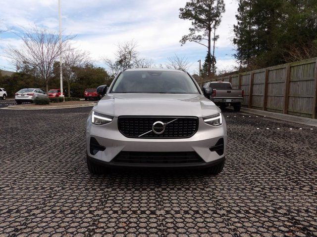 2024 Volvo XC40 Core Bright Theme