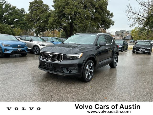 2024 Volvo XC40 Plus Bright Theme