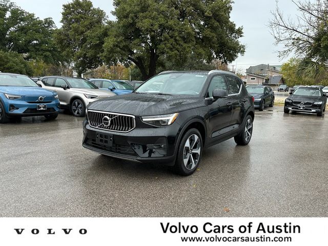 2024 Volvo XC40 Plus Bright Theme