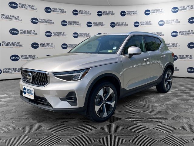 2024 Volvo XC40 Plus Bright Theme