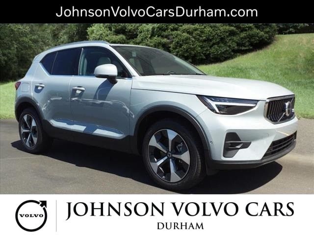 2024 Volvo XC40 Plus Bright Theme