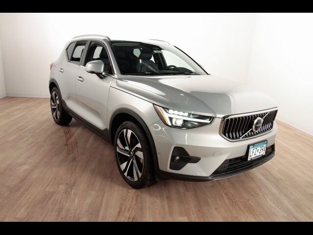 2024 Volvo XC40 Plus Bright Theme