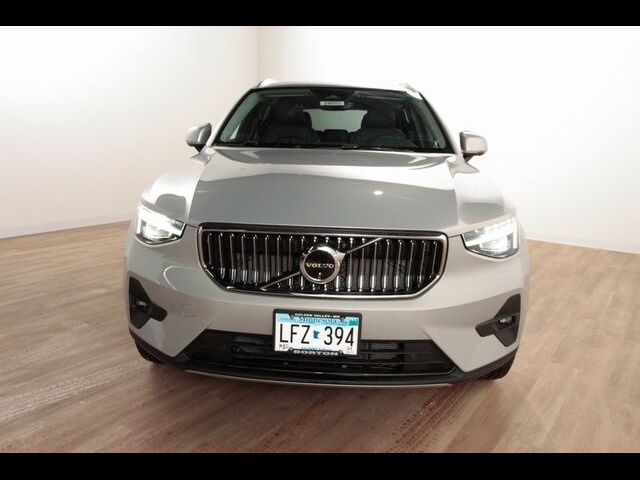 2024 Volvo XC40 Plus Bright Theme