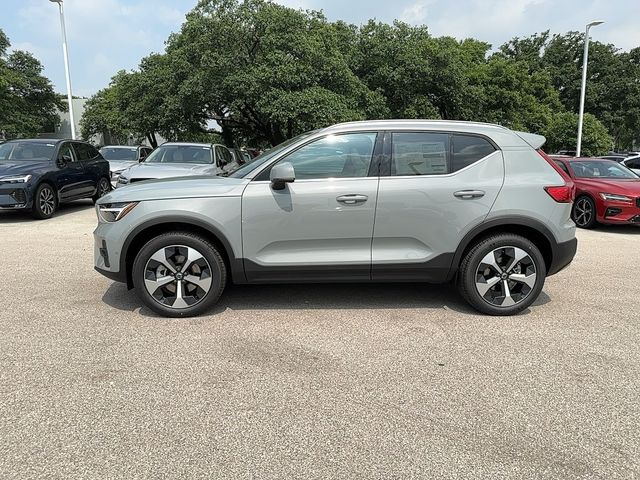 2024 Volvo XC40 Plus Bright Theme