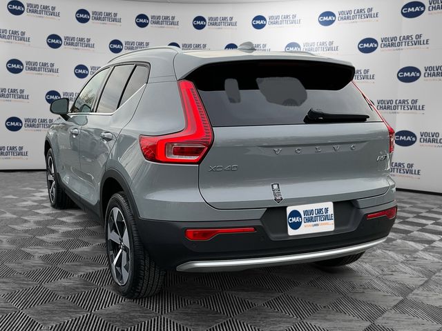 2024 Volvo XC40 Plus Bright Theme