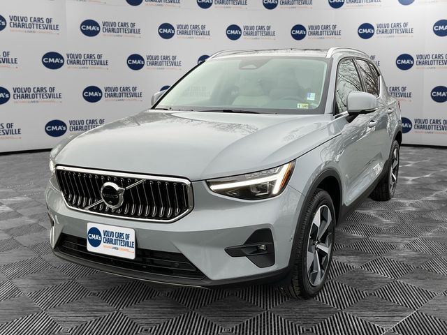 2024 Volvo XC40 Plus Bright Theme