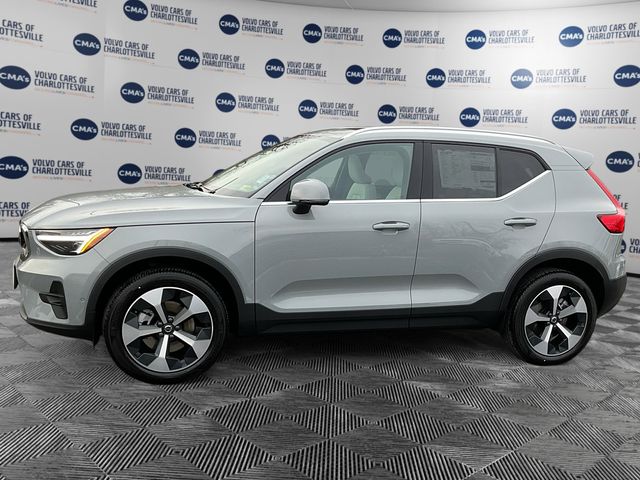 2024 Volvo XC40 Plus Bright Theme