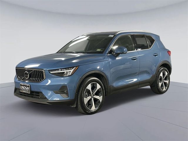 2024 Volvo XC40 Plus Bright Theme