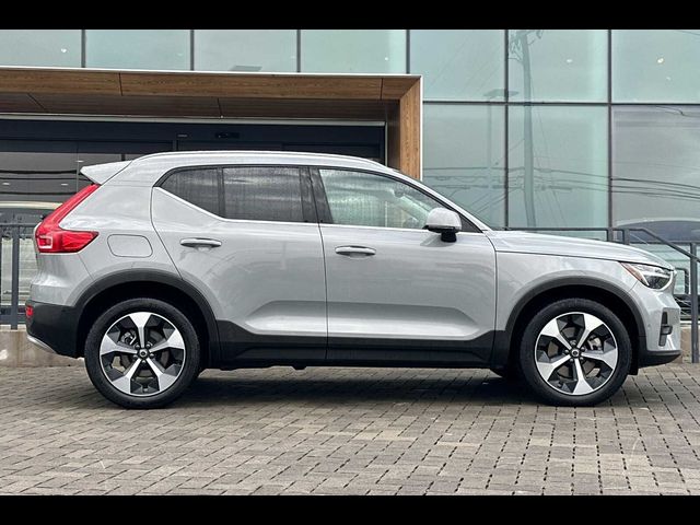 2024 Volvo XC40 Plus Bright Theme