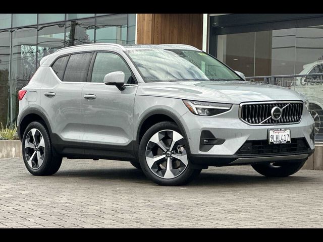 2024 Volvo XC40 Plus Bright Theme