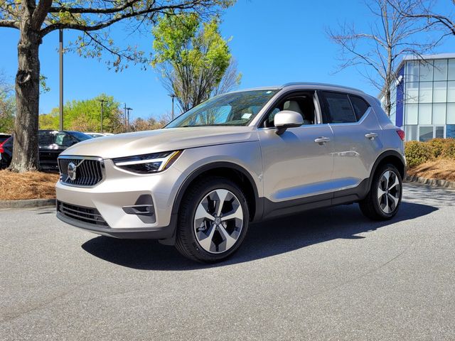 2024 Volvo XC40 Plus Bright Theme