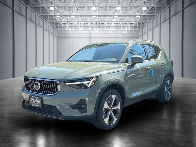 2024 Volvo XC40 Plus Bright Theme