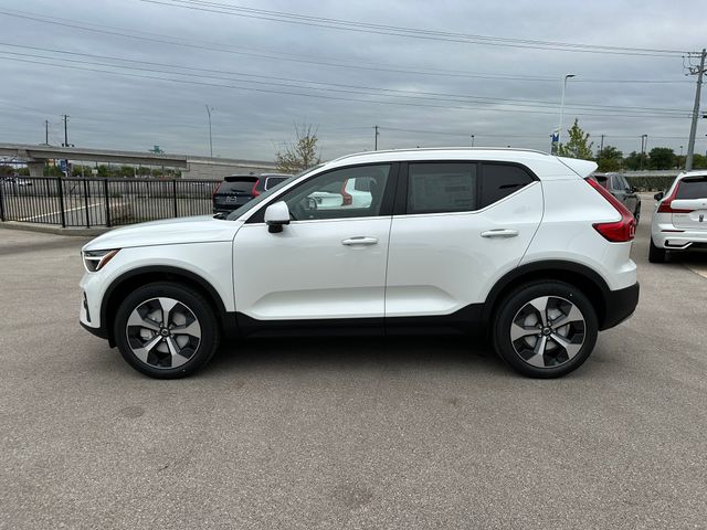 2024 Volvo XC40 Plus Bright Theme