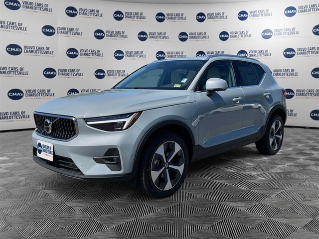 2024 Volvo XC40 Plus Bright Theme