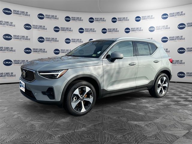 2024 Volvo XC40 Plus Bright Theme