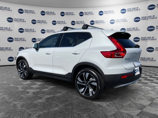 2024 Volvo XC40 Plus Bright Theme