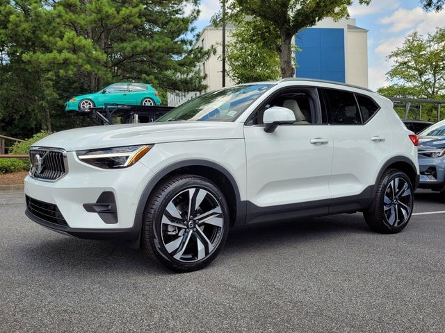 2024 Volvo XC40 Plus Bright Theme