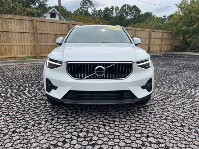 2024 Volvo XC40 Plus Bright Theme