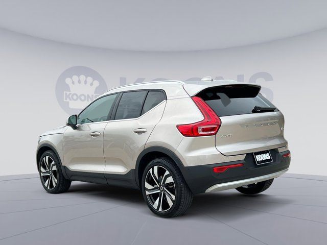 2024 Volvo XC40 Plus Bright Theme